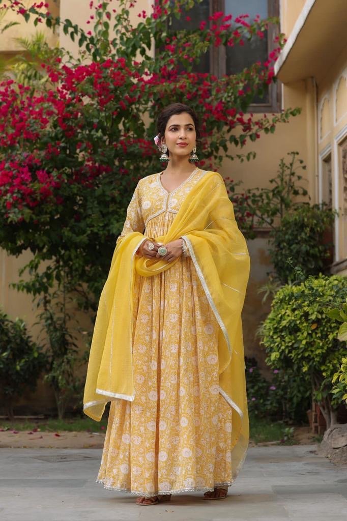 Light yellow mulmul gown with dooriya dupatta